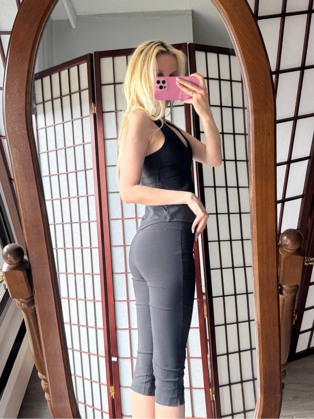 Capris - Picture 3 of 7